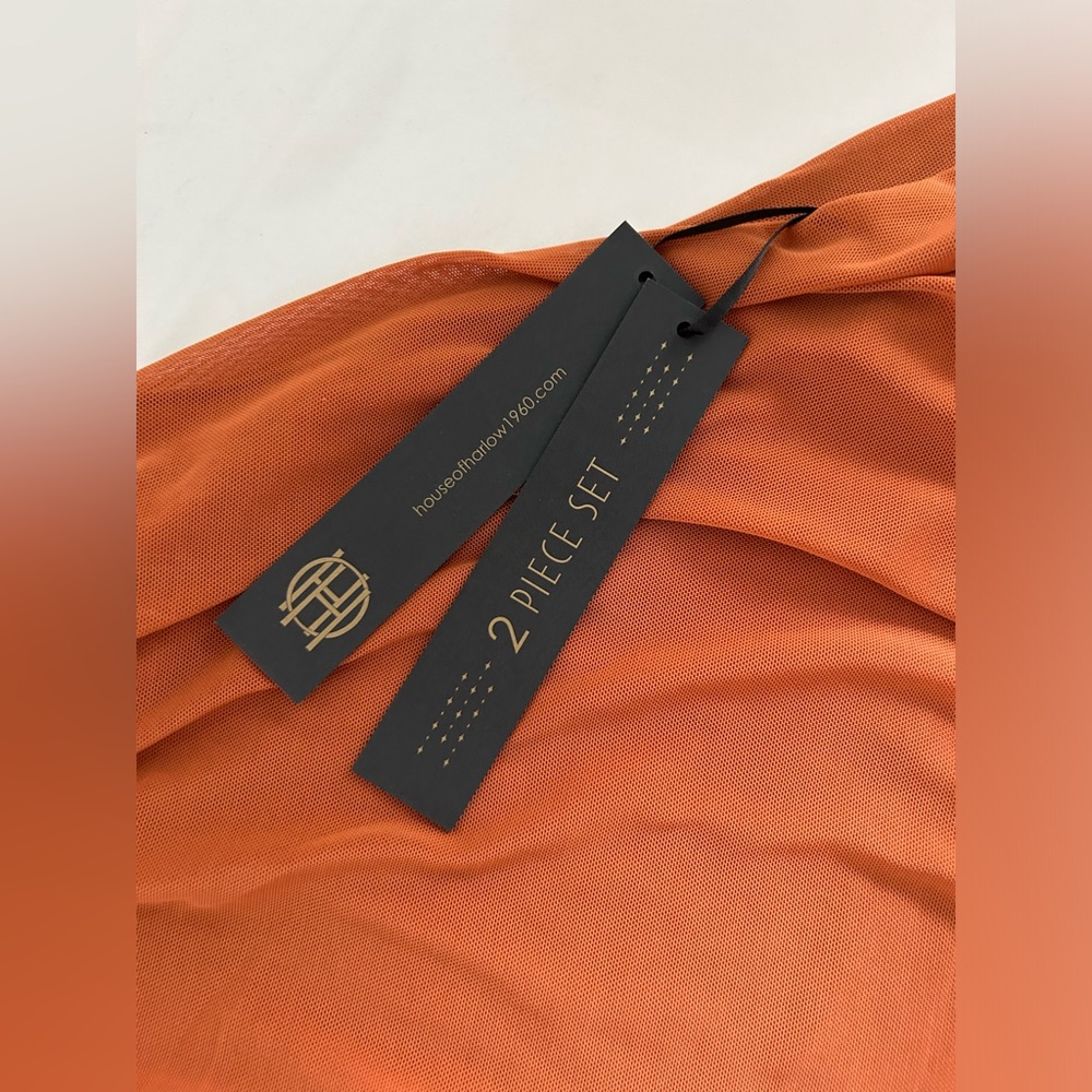 NWT House of Harlow 2 Piece mesh set in Rust/Orange Size Small